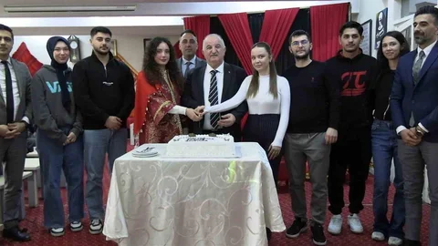 Edirne'de Gençlere Kına Gecesi Etkinliği