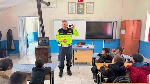 Malazgirt'te Öğrencilere Trafik Eğitimi Verildi