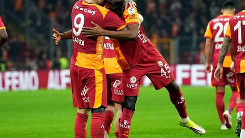 Galatasaray Evinde Yenilmezlik Serisini Sürdürüyor