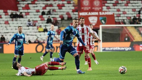 Antalya'da Antalyaspor, Samsunspor'u Yendi