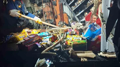 Osmaniye'de Market Yangını Kontrol Altına Alındı