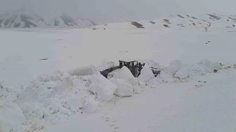 Hakkari'de 19 Köy Yolu Açıldı