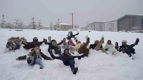 Belçikalı Turistler Erzurum'da Kış Eğlencesi Yaşadı