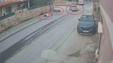 Hatay'da Motosiklet Kazası Anları Kamerada