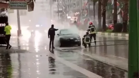 Osmaniye'de Otomobil Yangını