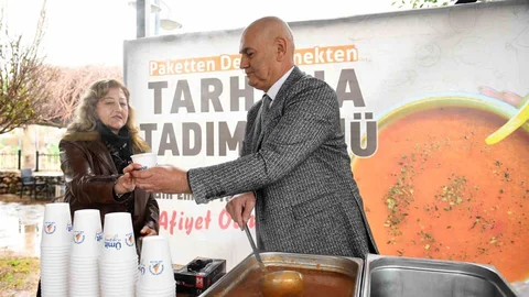 Kadın Kooperatifleri Tarhana İkramında Bulundu