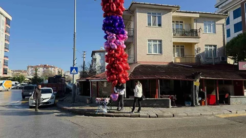 Edirne'de Sevgililer Günü Balon Satışı