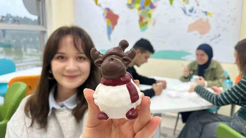 Uluslararası Gençlik Merkezi'nde Sanat Atölyeleri