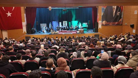 Siirt'te Yeni Öğretmenlere Sıra Gecesi Düzenlendi