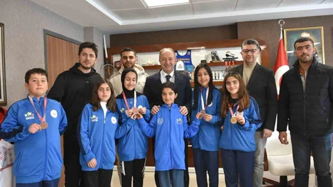 Tekmanlı Eskrimcilerden Övgüye Değer Başarılar