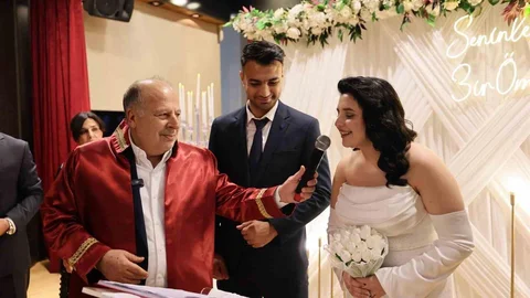 Yüreğir'de Toplu Nikah Töreni Düzenlendi