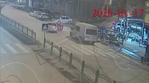 Amasya'da Motokurye Kazası Güvenlik Kamerasında Görüntülendi