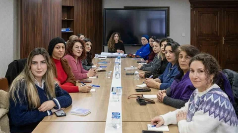 Diyarbakır'da Kadın Hakları Eğitimi Başlatıldı