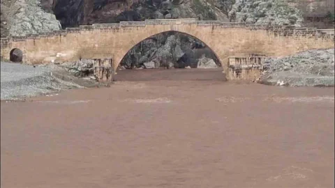 Cendere Çayı'nda Su Seviyesi Yükseldi