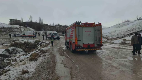 Van'da Otomobil Dereye Uçtu