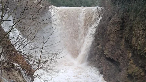 Osmaniye'de Yağmur ve Fırtına Etkili Oldu