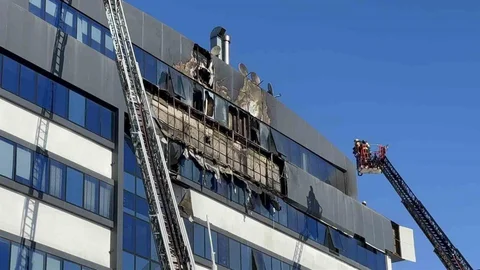 Kocaeli'de İş Merkezinde Yangın Çıktı