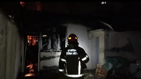 Bursa'da Müstakil Evde Yangın Çıktı