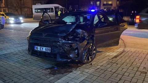 Bursa'da Trafik Kazası: 9 Yaralı