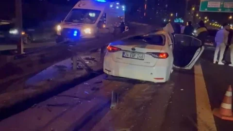 Ataşehir'de Trafik Kazası: 2 Yaralı