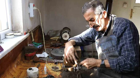 Erzurum'da Tespih Ustası Halis Aydın