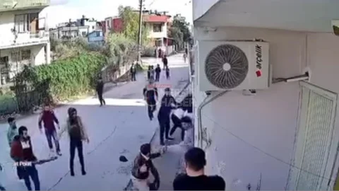 Tarsus Tozkoparan'da İki Grup Arasında Kavga: Görüntüler Ortaya Çıktı