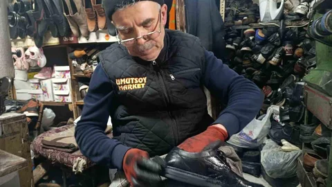 Kahramanmaraş'ta Eski Ayakkabılara Yeniden Hayat Veriliyor