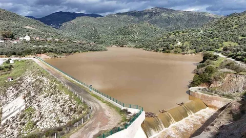 Sultanhisar'da Göletler Taşma Noktasına Geldi