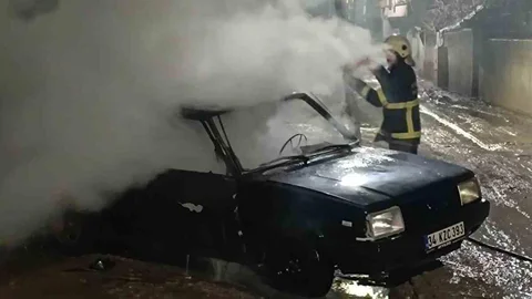 Batman'da Park Halindeki Araç Yandı