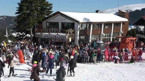 Uludağ’da Güneşli Hafta Sonu Yoğunluğu