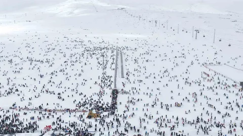Erciyes Kayak Merkezi'nde Yoğunluk Yaşandı