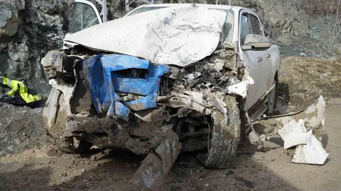 Kırıkkale'de Kamyonet Hurdaya Döndü