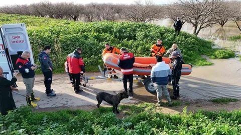 İzmir'de Tavuk Çiftliği Kurtarma Operasyonu