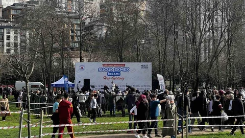 Kağıthane'de Sucuk Ekmek Şöleni Düzenlendi