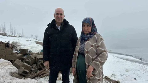Hakkari'de Zine Teyze'ye Destek Geldi