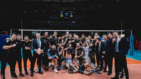 Halkbank, İstanbul Büyükşehir Belediyespor'u Yendi