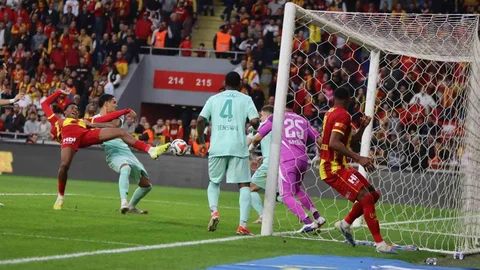 İzmir'de Göztepe ile Kayserispor Golsüz Berabere Kaldı