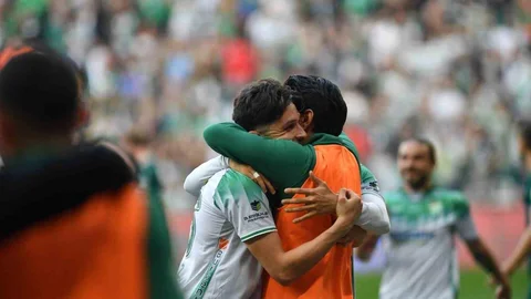 Bursaspor Kırklarelispor'u Farklı Yendi