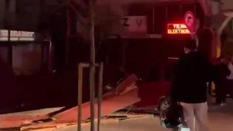 İstanbul'da Fırtına Sonrası Çatı Uçmaları