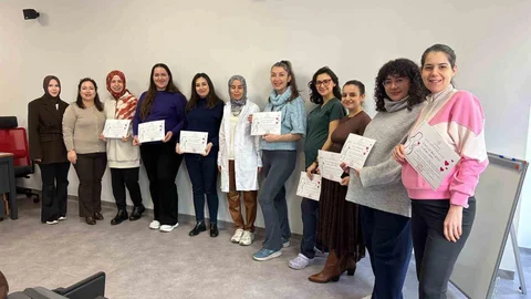 Aydın'da Gebe Okulu Mezunları Belgelerini Aldı