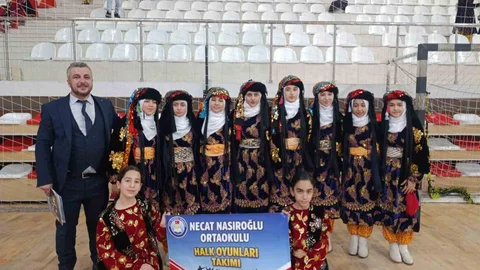 Batman'da Halk Oyunları Yarışması Heyecanı