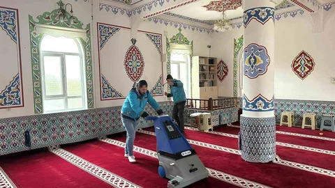 Vezirköprü'de Camilerde Temizlik Çalışması