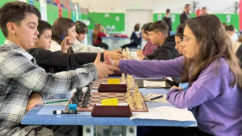 Bayındır'da Satranç Turnuvası Yapıldı