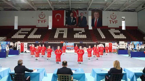 Elazığ'da Halk Oyunları Heyecanı