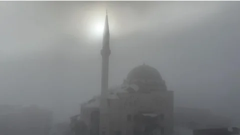 Yüksekova'da Yoğun Sis Ulaşımı Aksattı