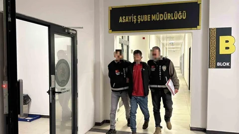 Kocaeli'de Eşini Bıçaklayarak Öldürdü