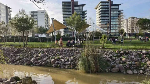 Kış Ortasında Bahar Havası Manisa'da Yaşanıyor