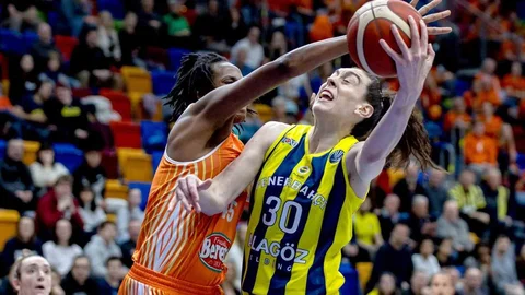Breanna Stewart Fenerbahçe'ye Döndü