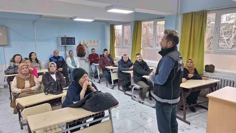 Afyonkarahisar'da Lise Öğrencilere Eğitim