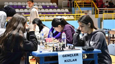 Gençler Satranç Müsabakaları Tamamlandı